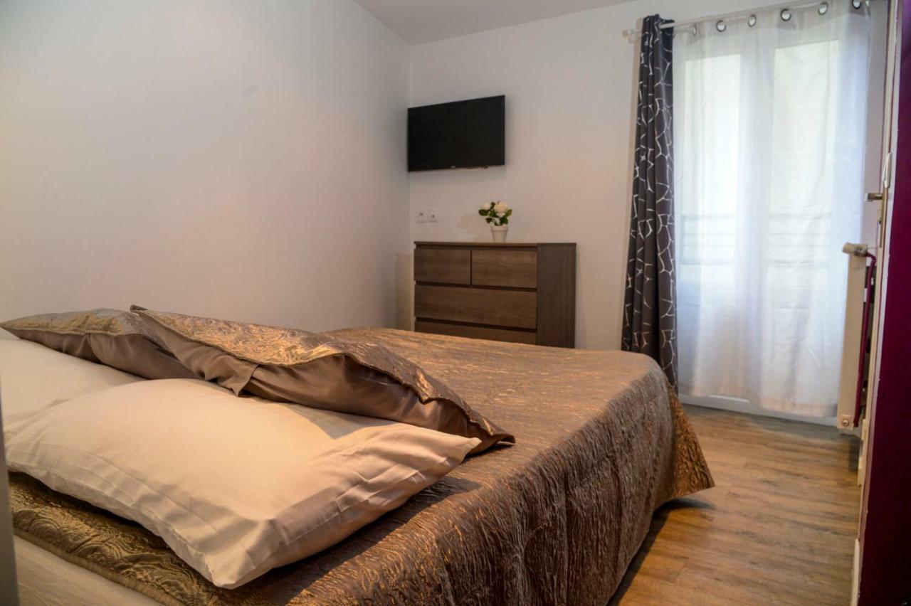 Hotel Hovi De La Mairie Aubervilliers Kültér fotó