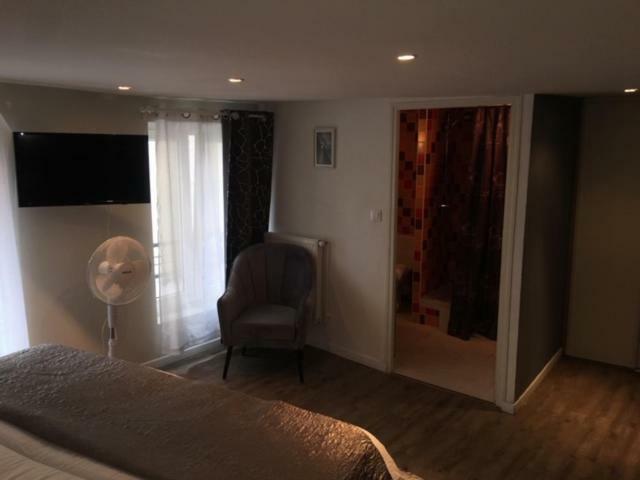 Hotel Hovi De La Mairie Aubervilliers Kültér fotó